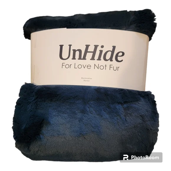 Luxurious Teal Plush Throw Blanket - Picture 3 of 4